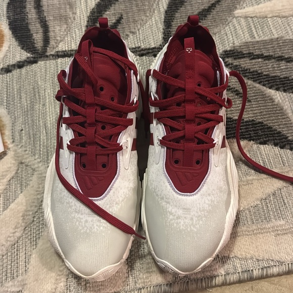 Adidas, Trae Young 3 Team edition, White & Red. Size - M-9.5 W-10.5 - Picture 3 of 6